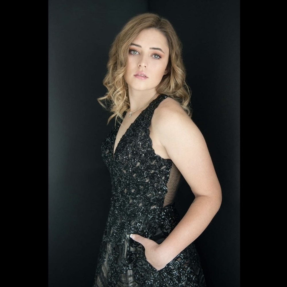 Elegant Black Lace And Sequin JVN By JOVANI Formal Evening Dress. sz 00